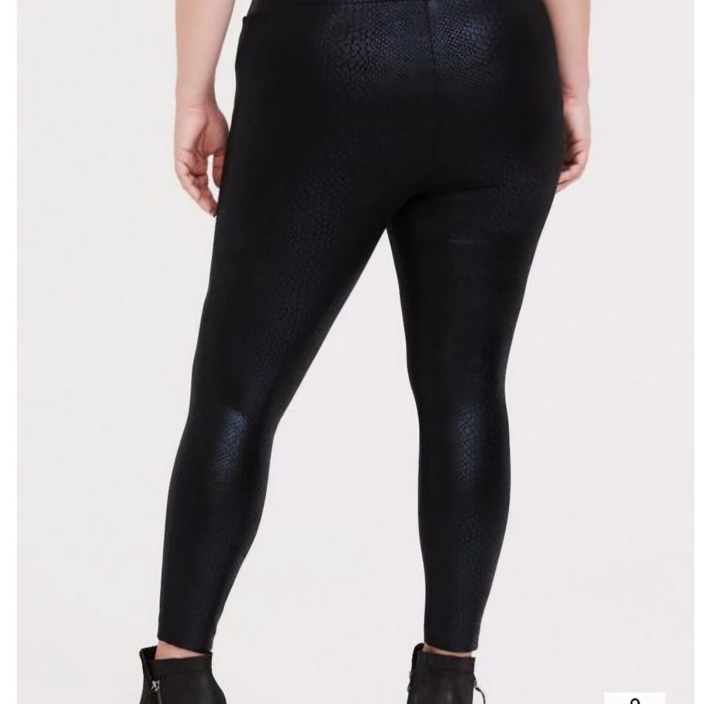 Torrid Studio Pixie Pants - Snake Print NWT - image 3